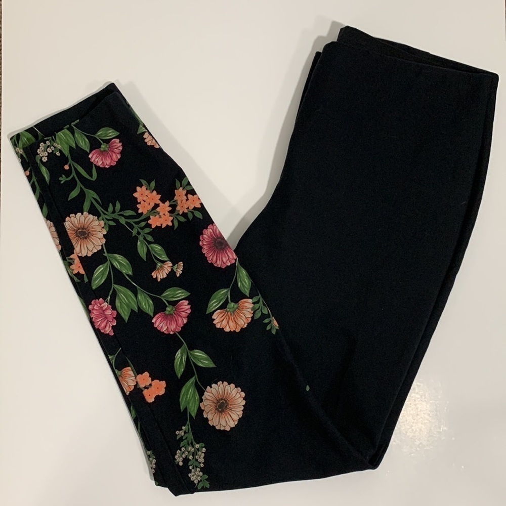 Alfani black slacks with floral bottom half, good condition button & slide clasp - Picture 4 of 7
